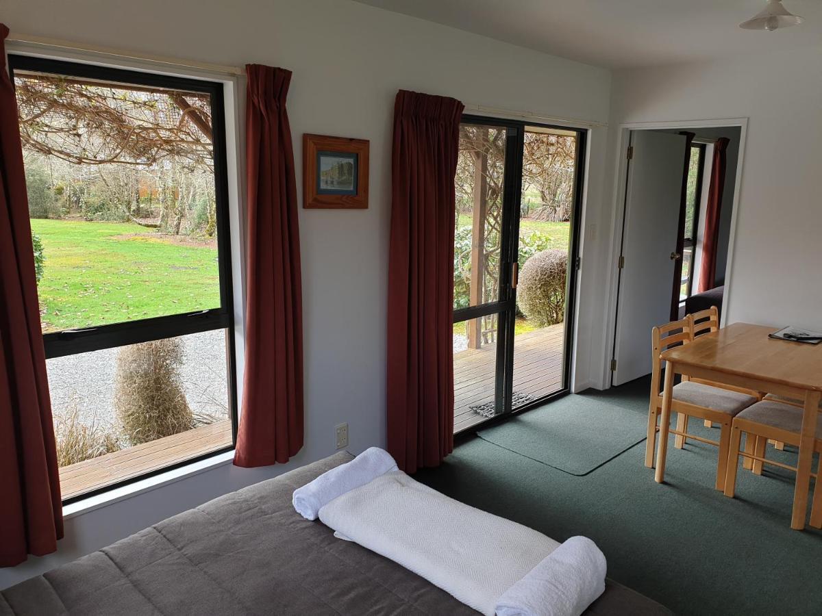 Lake Brunner Country Motel & Holiday Park モアナ エクステリア 写真