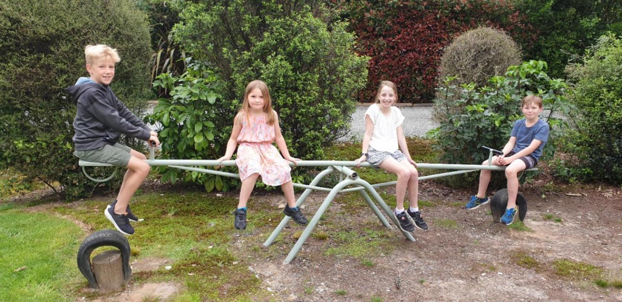 Lake Brunner Country Motel & Holiday Park モアナ エクステリア 写真