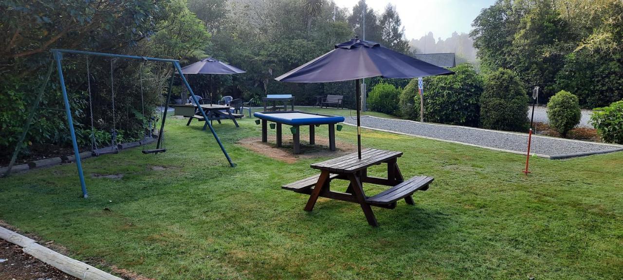 Lake Brunner Country Motel & Holiday Park モアナ エクステリア 写真