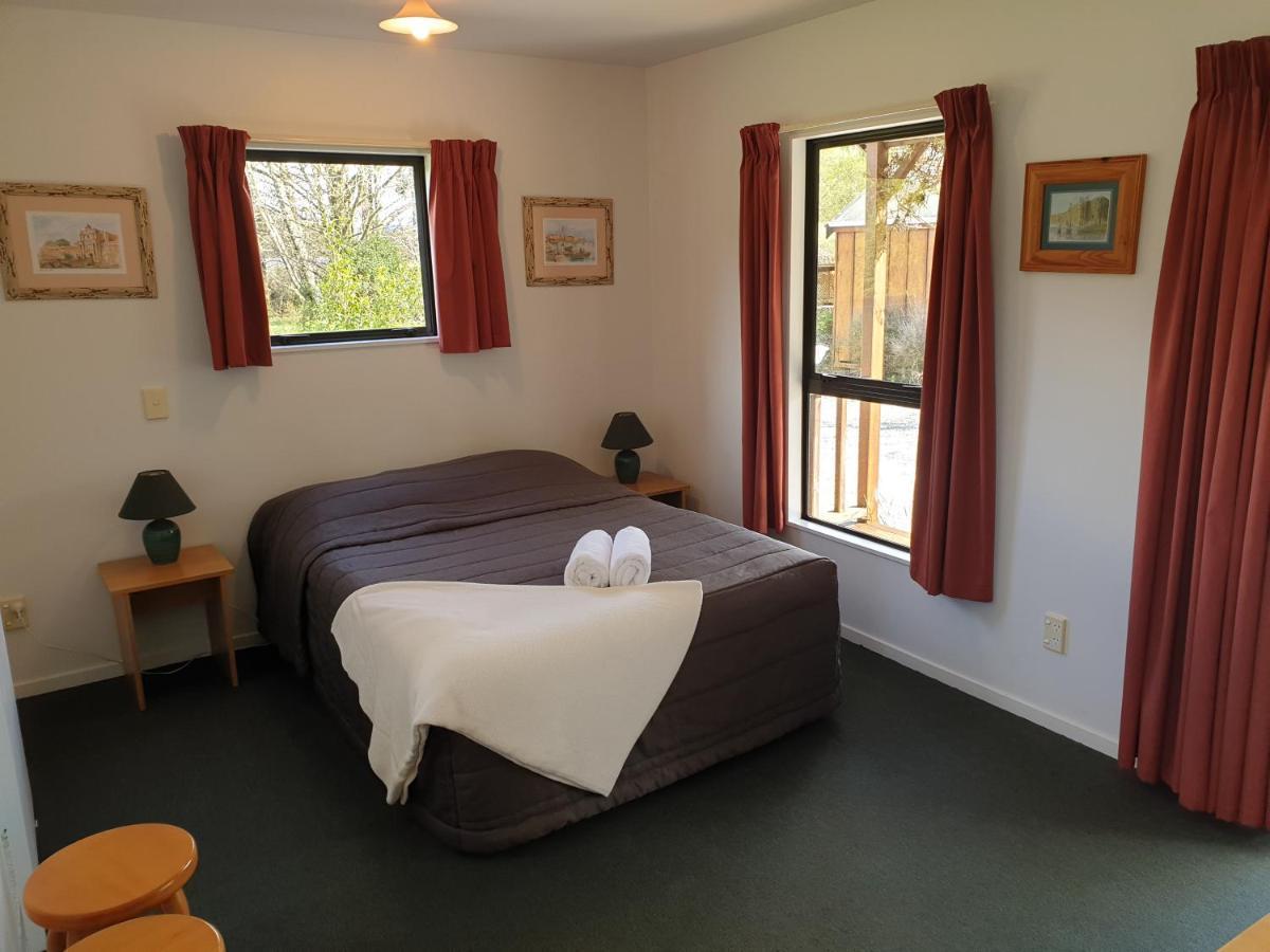 Lake Brunner Country Motel & Holiday Park モアナ エクステリア 写真