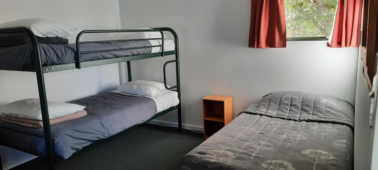 Lake Brunner Country Motel & Holiday Park モアナ エクステリア 写真