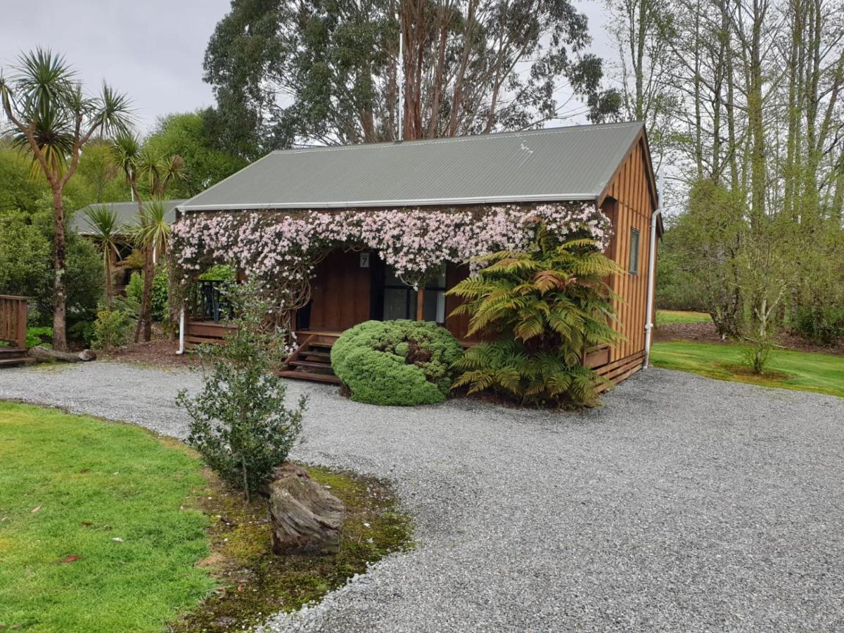 Lake Brunner Country Motel & Holiday Park モアナ エクステリア 写真