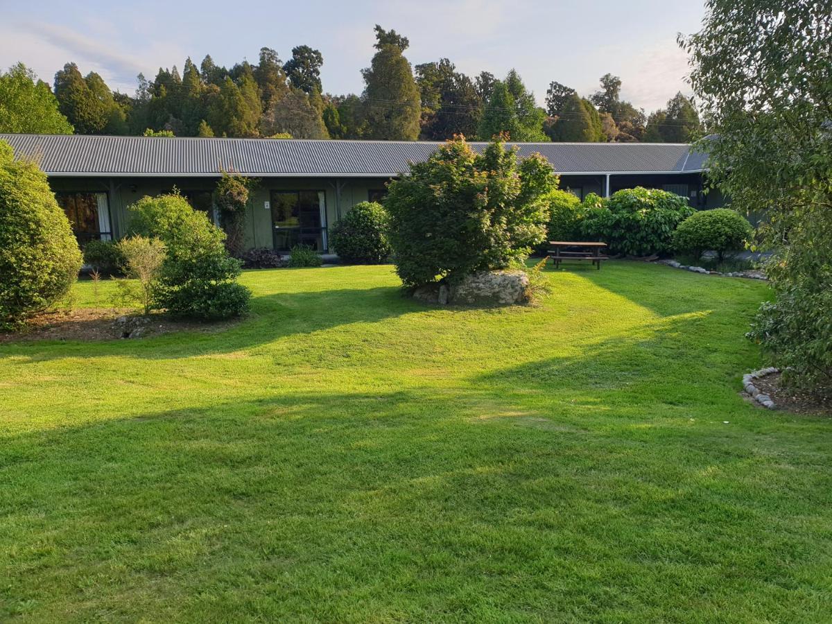 Lake Brunner Country Motel & Holiday Park モアナ エクステリア 写真