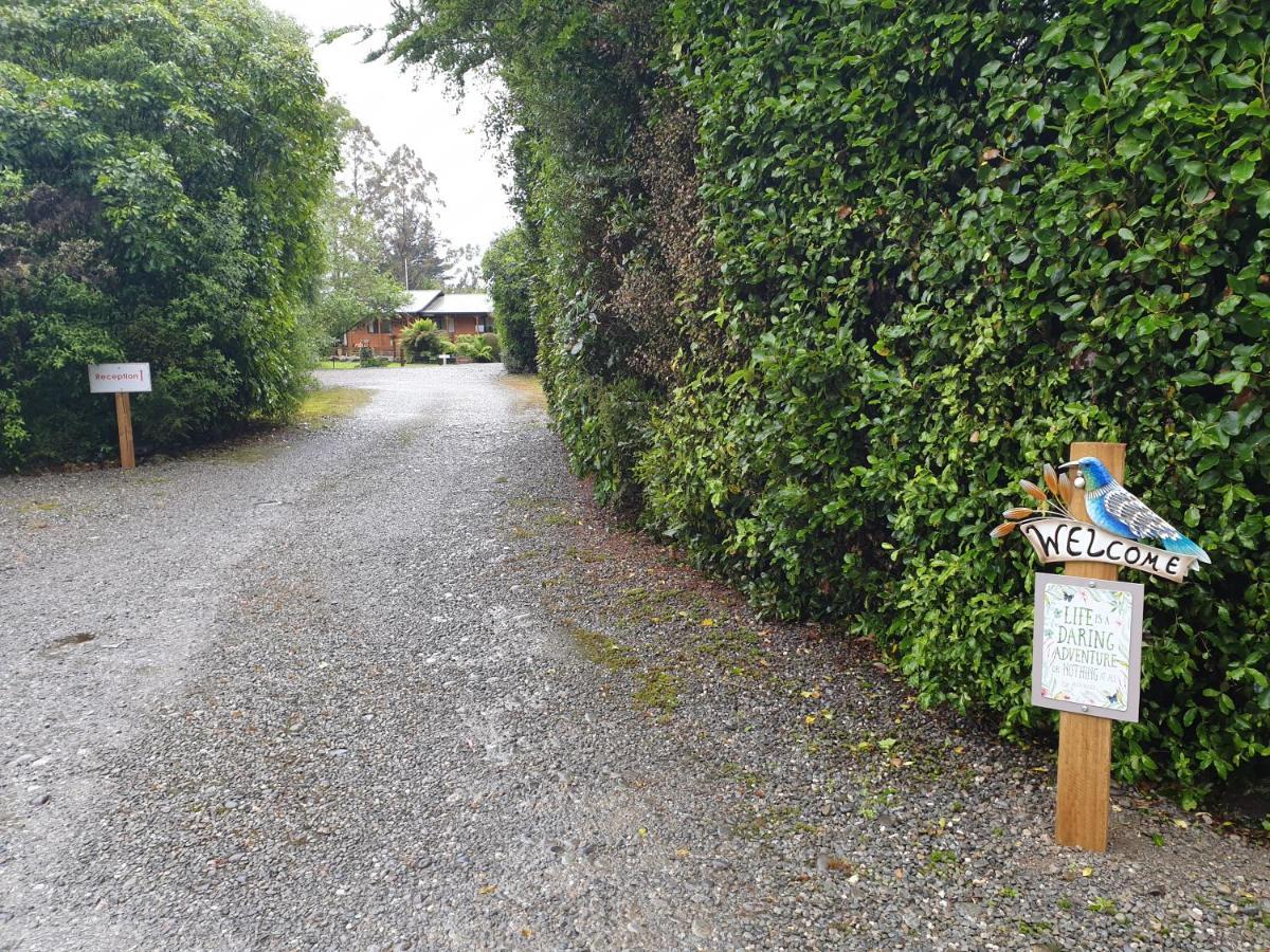 Lake Brunner Country Motel & Holiday Park モアナ エクステリア 写真